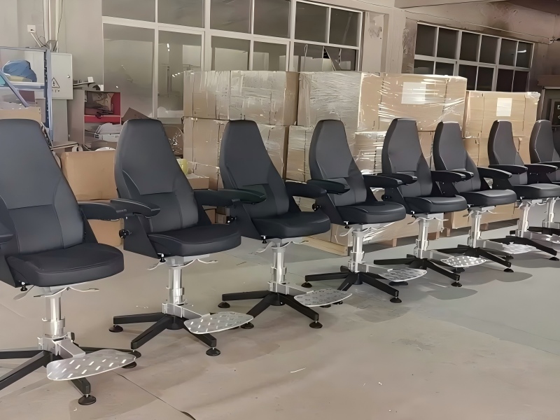fixed-vs-unfixed-marine-pilot-chairs-which-is-better-for-your-vessel.jpg
